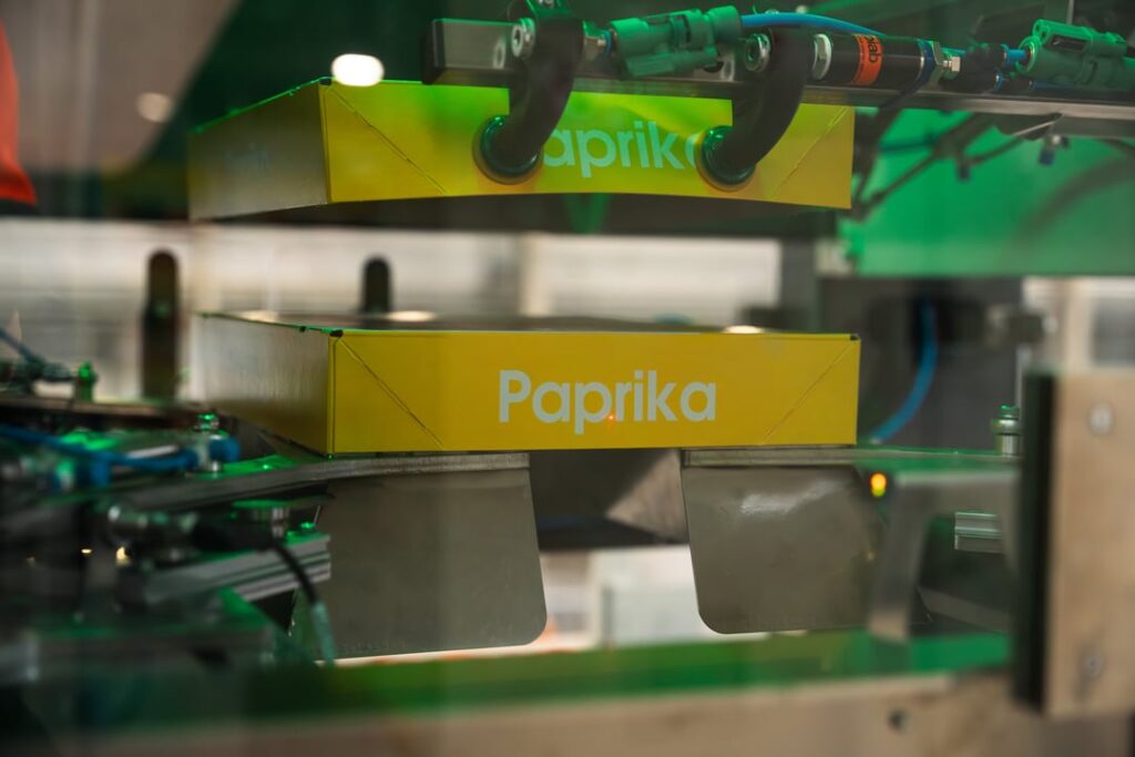 Een stap richting meer efficiëntie: volautomatische dekselaar paprika